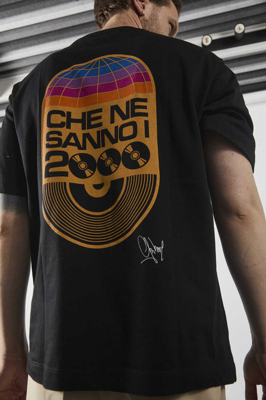 T-Shirt "CHE NE SANNO I 2000" NERO